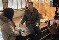 张同学走红后首次接受采访：重申没团队自己完成 后续卖家乡农特产品