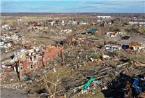美国史上最强龙卷风席卷6大州 已致80余人死亡