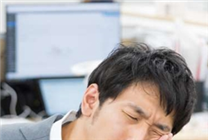 男子回应“不用洗发水变满头黑发”：还调整了饮食和作息