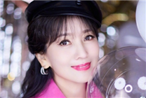 69岁赵雅芝晒庆生照引围观 网友感慨这颜值谁顶得住