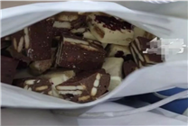 切糕再世？女子遇“糖果刺客” 6块糖卖466元：老板称进口原料